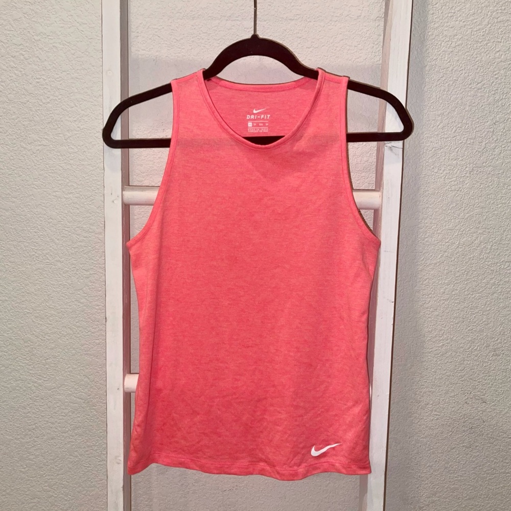 SOLD: Ladies Nike Coral Sleeveless Dri-Fit Workout Tank | Size XSmall
